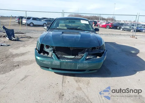 2000 Ford Mustang из США, поврежденный, VIN 1FAFP4042YF126276